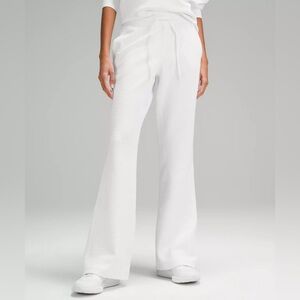 ✨✨ Lululemon textured flare, high-rise track pants 32 inch, size 10 ✨✨